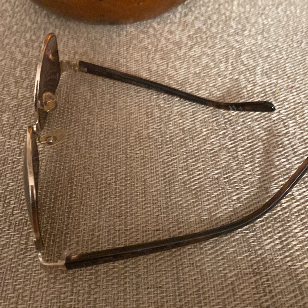 Sun glasses - Picture 9 of 9